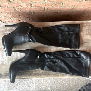 Nine West women 10 black boots